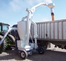 Nasávací pneumatický dopravník poháněný traktorem Kongskilde SupraVac 2000