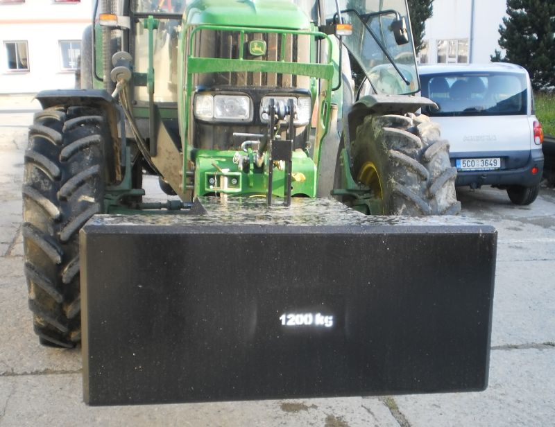 Betonové závaží na traktor, protizávaží 1200 kg přední