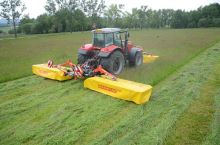 Diskový žací stroj Rozmital SM-820C kombinace záběr 8.2 m s kondicionérem včetně kardanu Diskový žací stroj Rozmital SM-820C kombinace záběr 8.2 m s kondicionérem včetně kardanu
