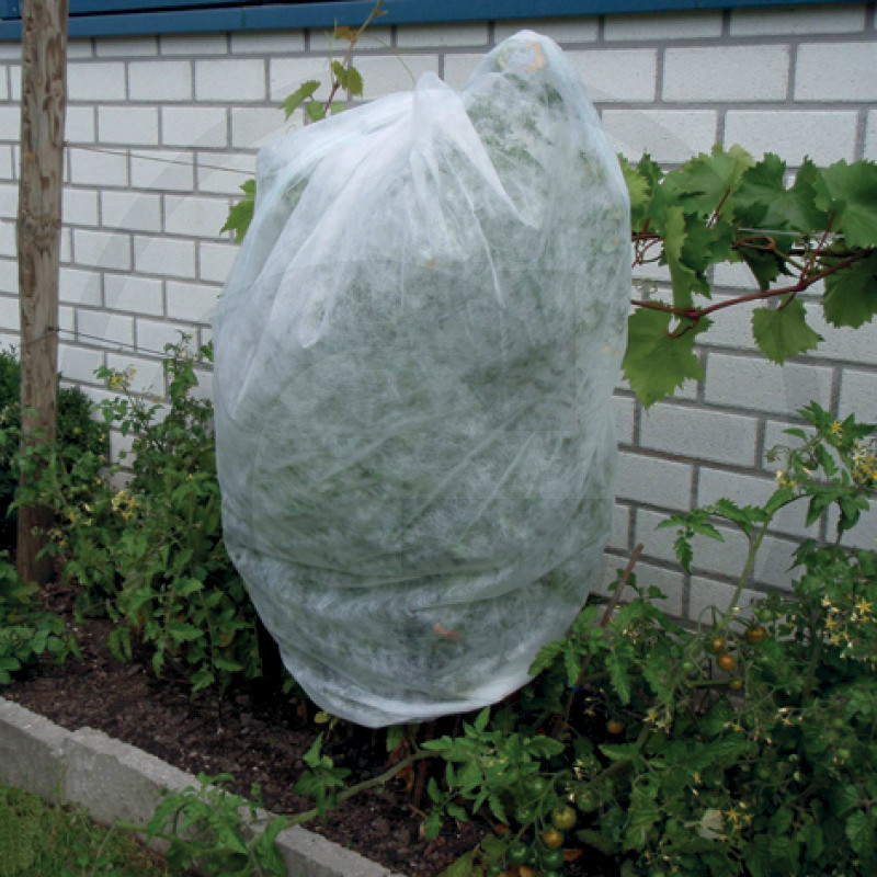 Netkaná textilie na ochranu rajčat a květináčových rostlin před mrazíky 0,75 x 10 m